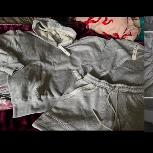 PINK CAMPUS PULLOVER HOODIE LACE TRIM CLASSIC SHORTS CAMPUS SHORT SLEEVE TEE - Picture 9 of 10